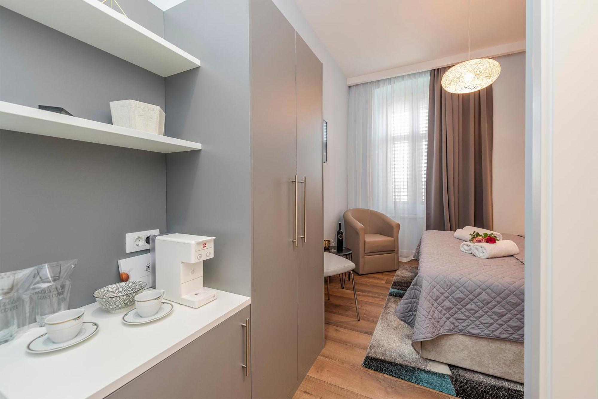 B&a * Zadar
